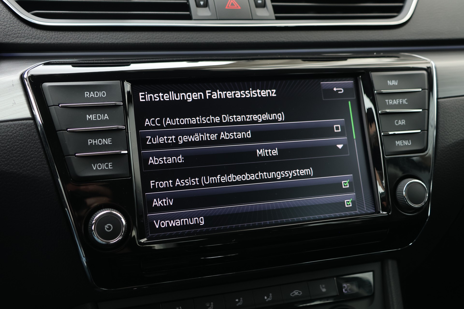 SKODA Superb 2.0 TSI Style 4x4 DSG (CH)-image-22