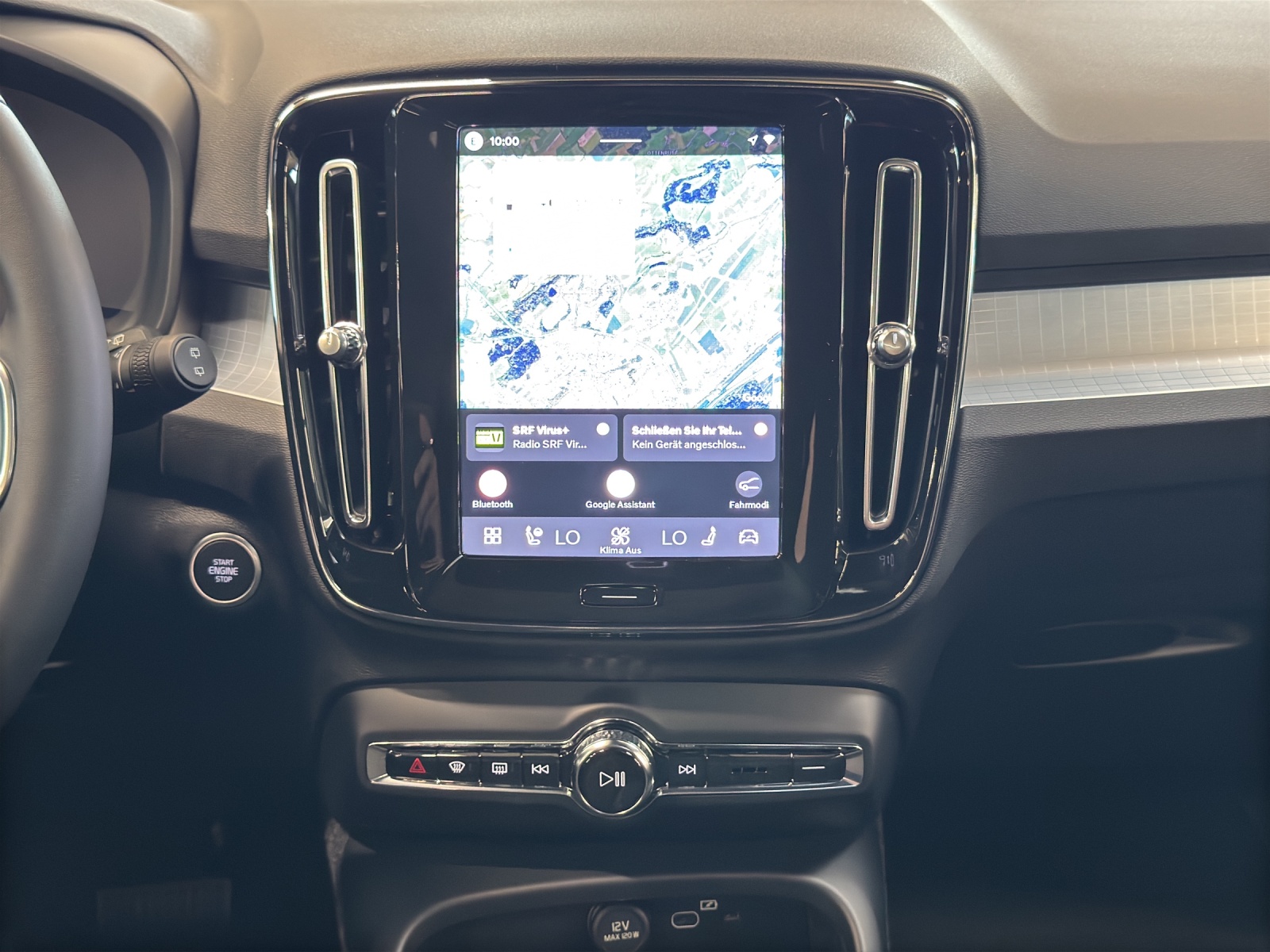 VOLVO XC40 2.0 B3 MH Plus Dark-image-12