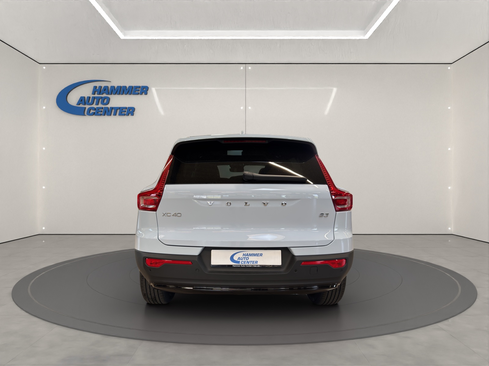 VOLVO XC40 2.0 B3 MH Plus Dark-image-3