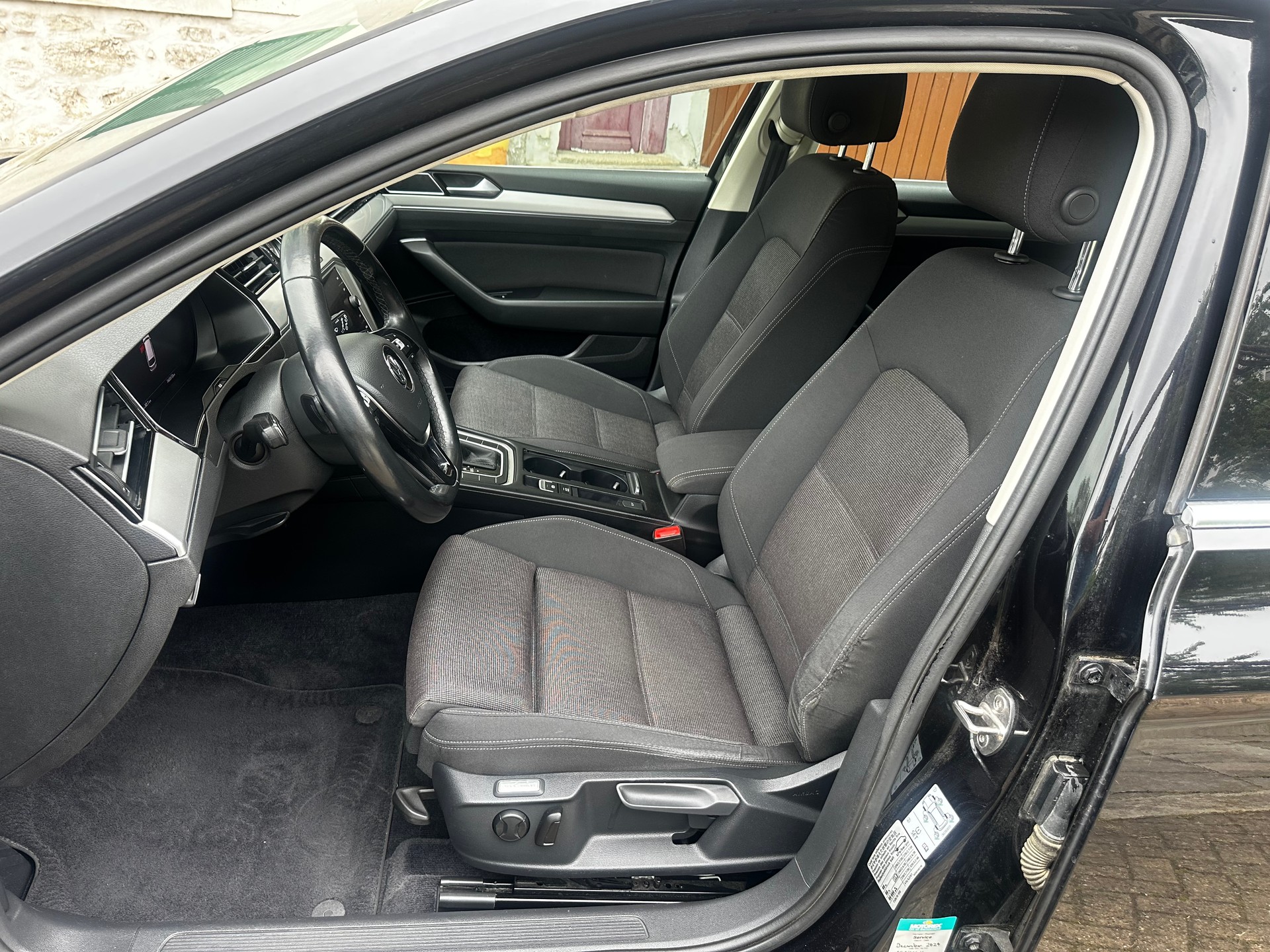 VW Passat Variant 2.0 TDI BMT Comfortline DSG 4Motion-image-5