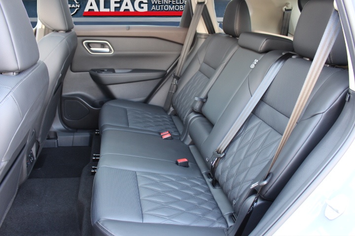 NISSAN X-Trail 1.5 VC-T Tekna+ e-4orce 7P-image-6