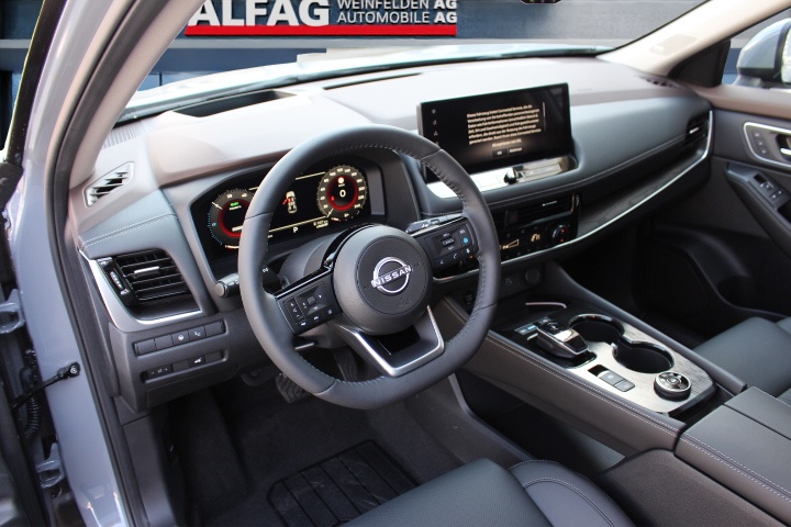 NISSAN X-Trail 1.5 VC-T Tekna+ e-4orce 7P-image-4