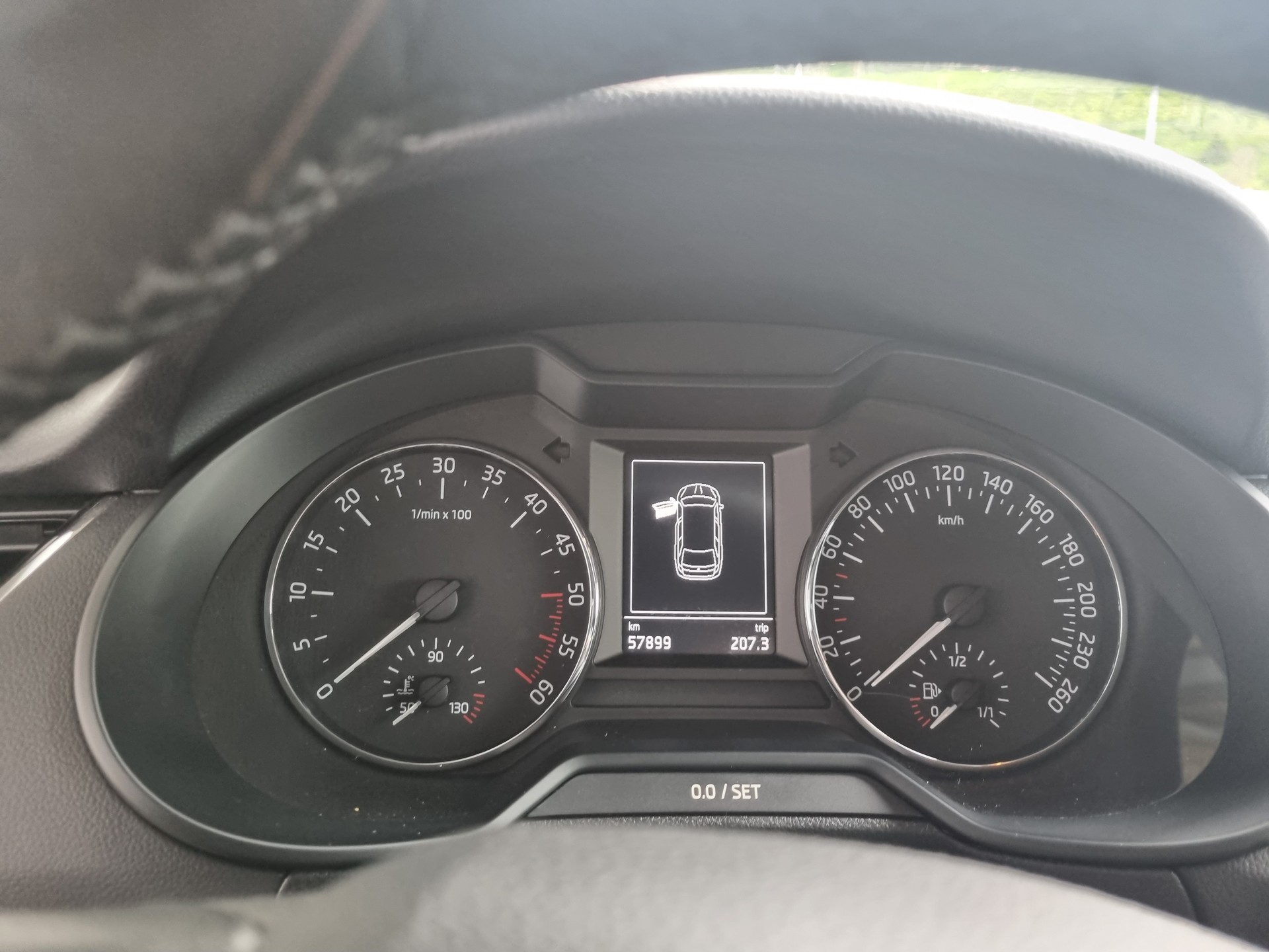 SKODA Octavia Combi 1.6 TDI Ambition DSG-image-10