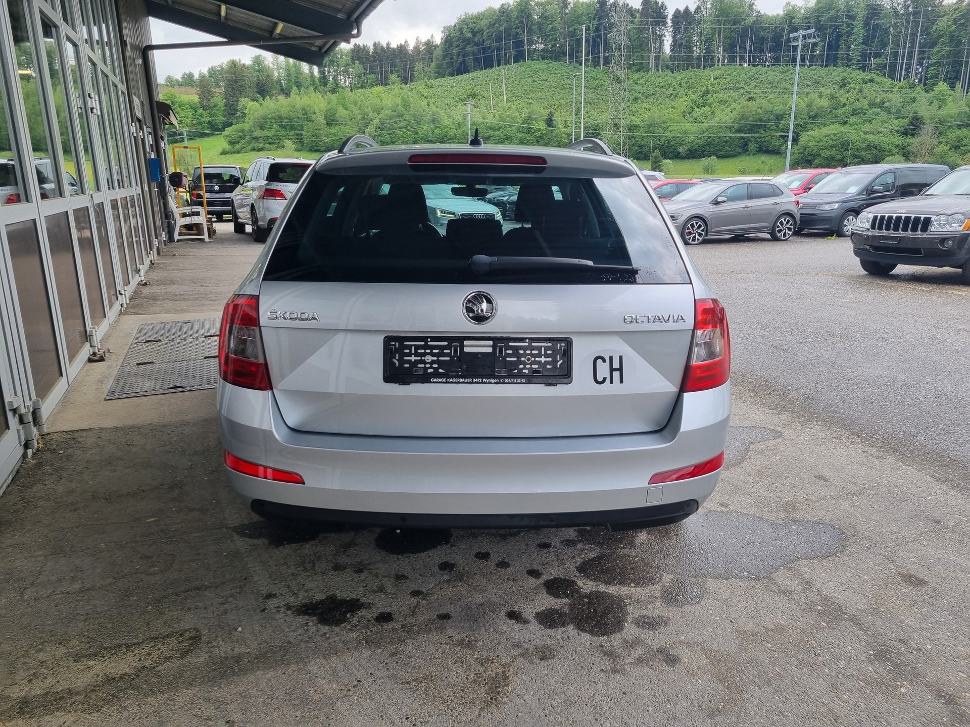 SKODA Octavia Combi 1.6 TDI Ambition DSG-image-4