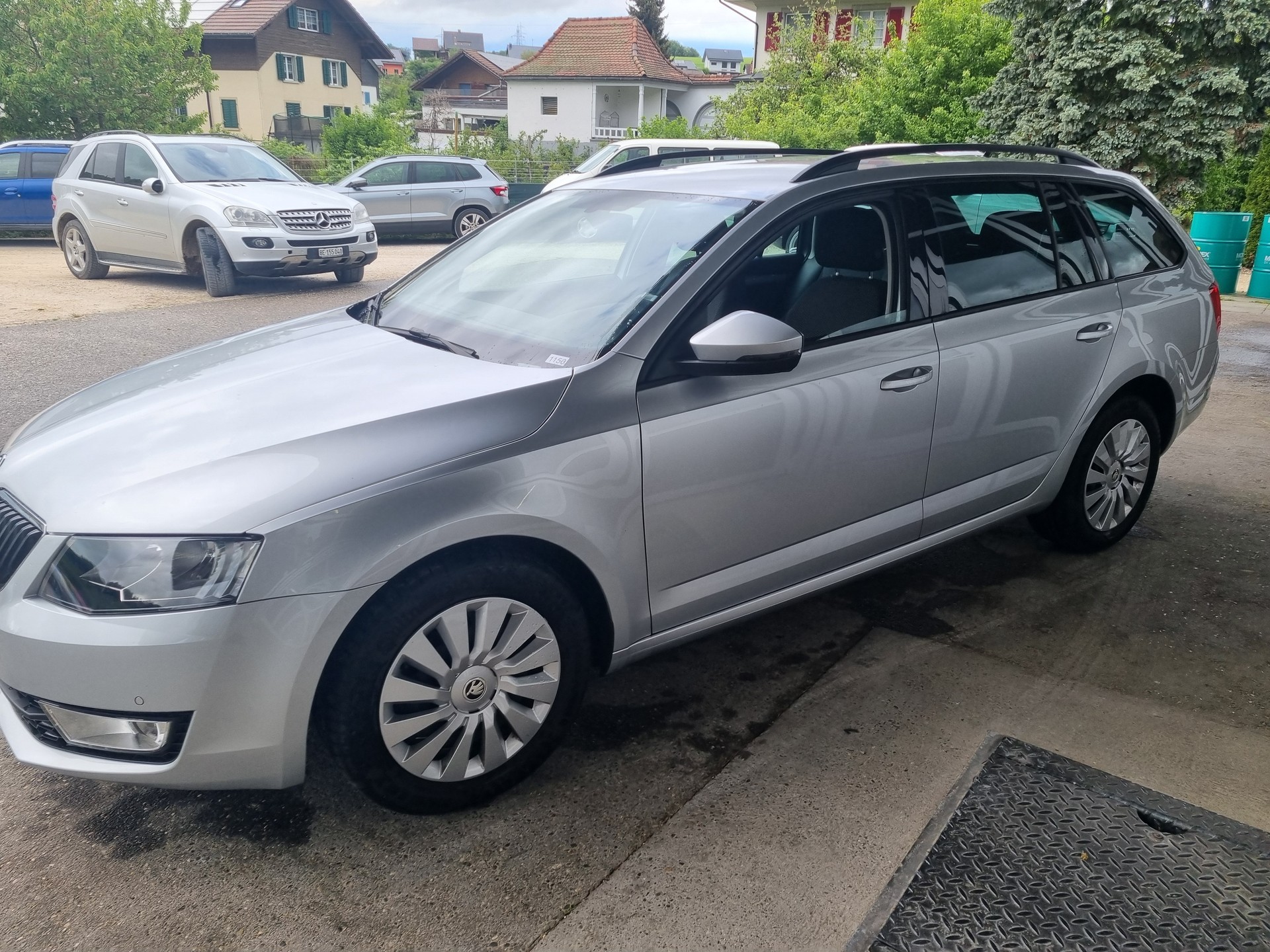 SKODA Octavia Combi 1.6 TDI Ambition DSG-image-6