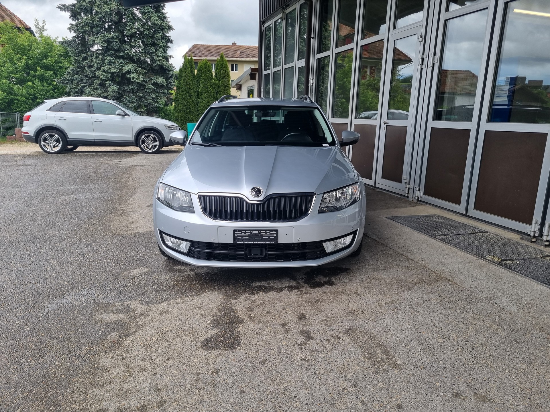 SKODA Octavia Combi 1.6 TDI Ambition DSG-image-0