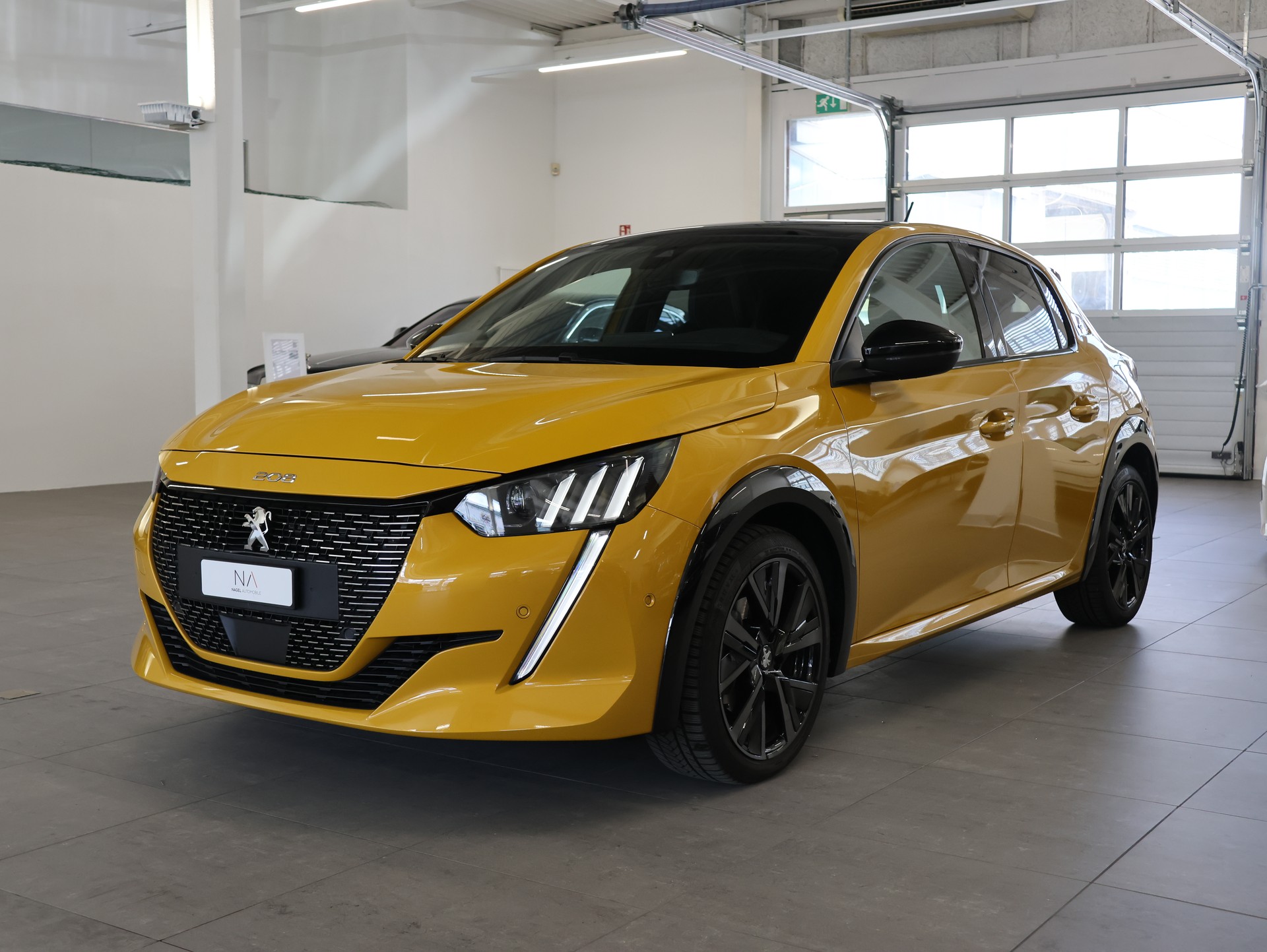 PEUGEOT 208 1.2 PureTech GT EAT8 *Panorama* *360 Kamera* *Individual Konfig.*-image-3