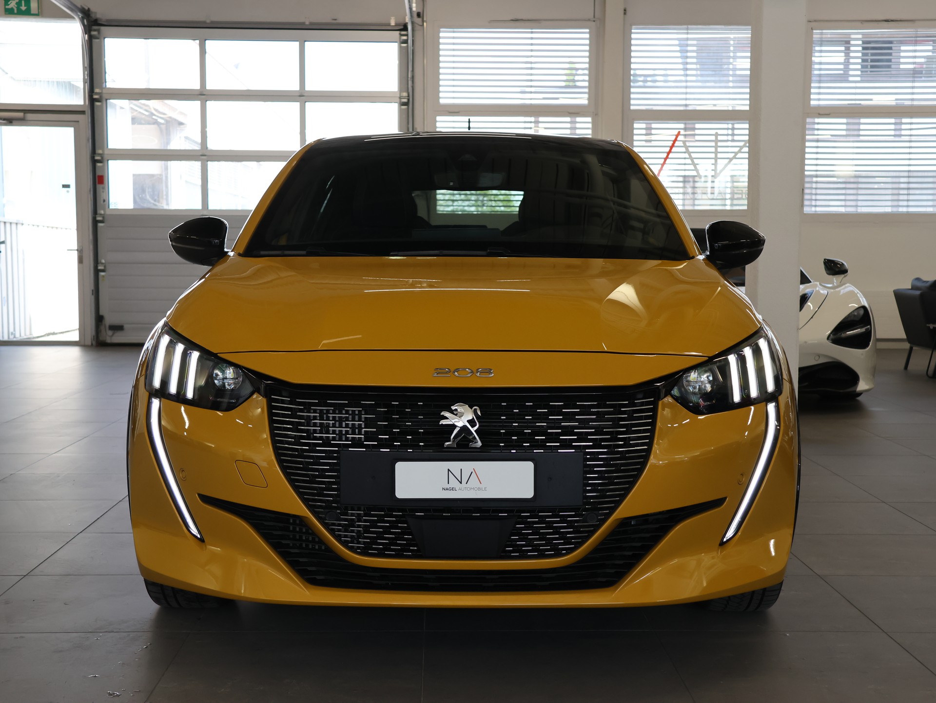 PEUGEOT 208 1.2 PureTech GT EAT8 *Panorama* *360 Kamera* *Individual Konfig.*-image-2