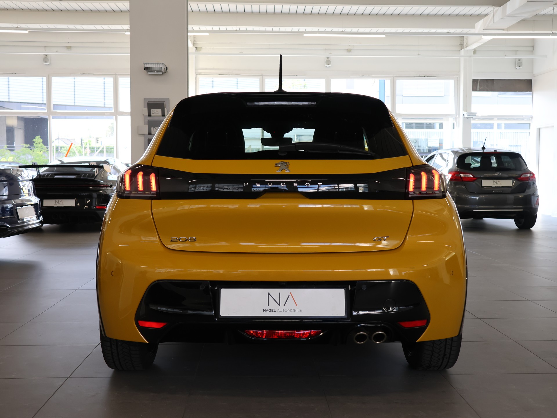 PEUGEOT 208 1.2 PureTech GT EAT8 *Panorama* *360 Kamera* *Individual Konfig.*-image-4