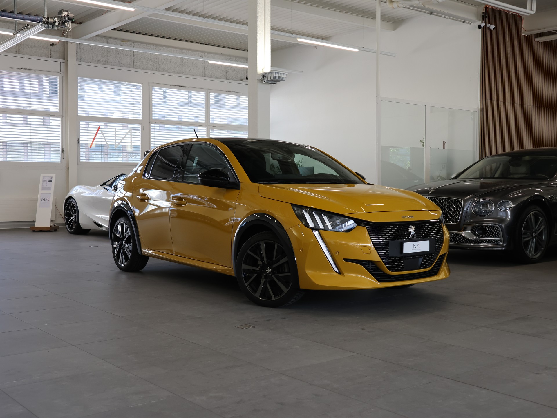 PEUGEOT 208 1.2 PureTech GT EAT8 *Panorama* *360 Kamera* *Individual Konfig.*