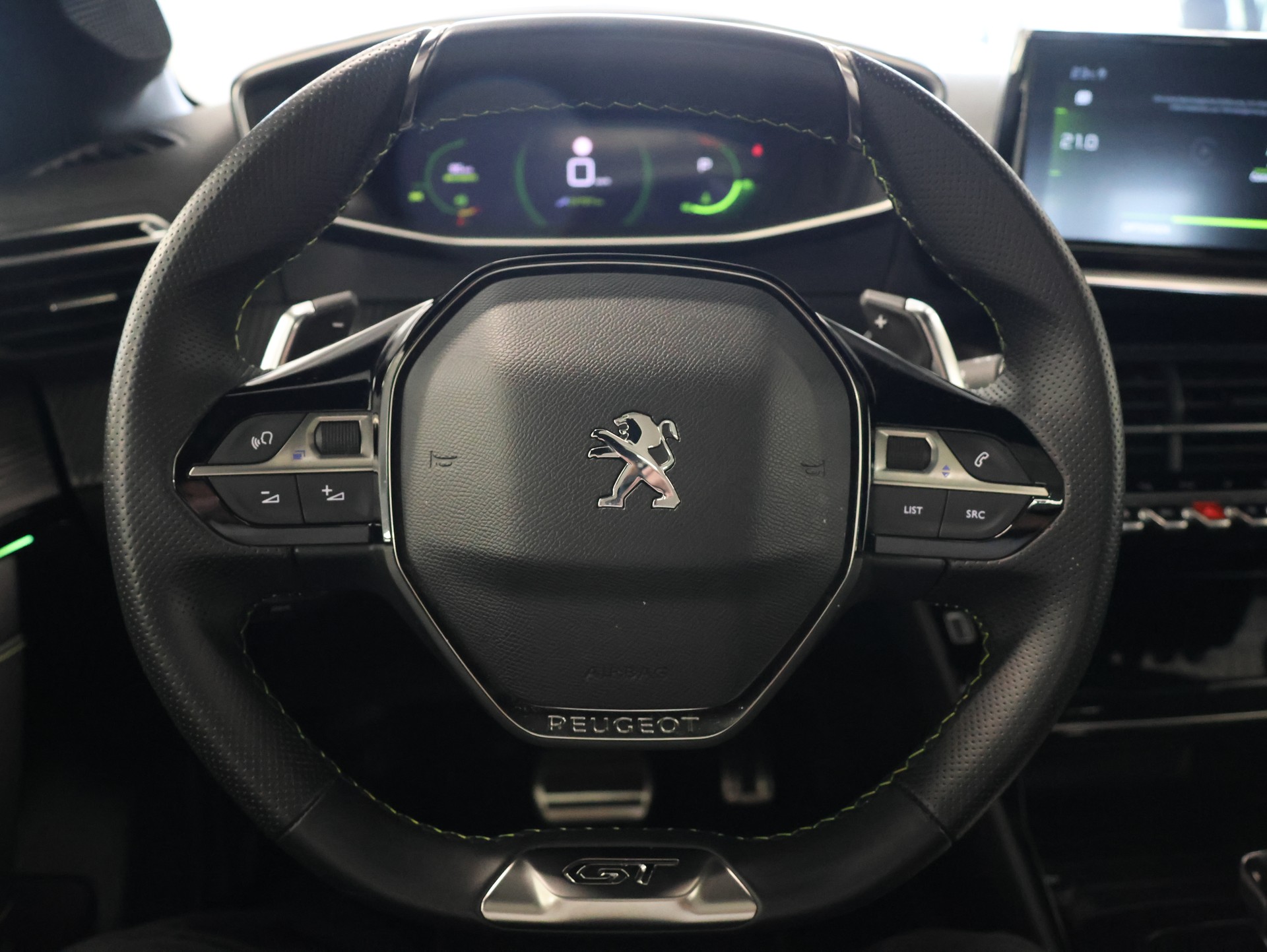 PEUGEOT 208 1.2 PureTech GT EAT8 *Panorama* *360 Kamera* *Individual Konfig.*-image-22