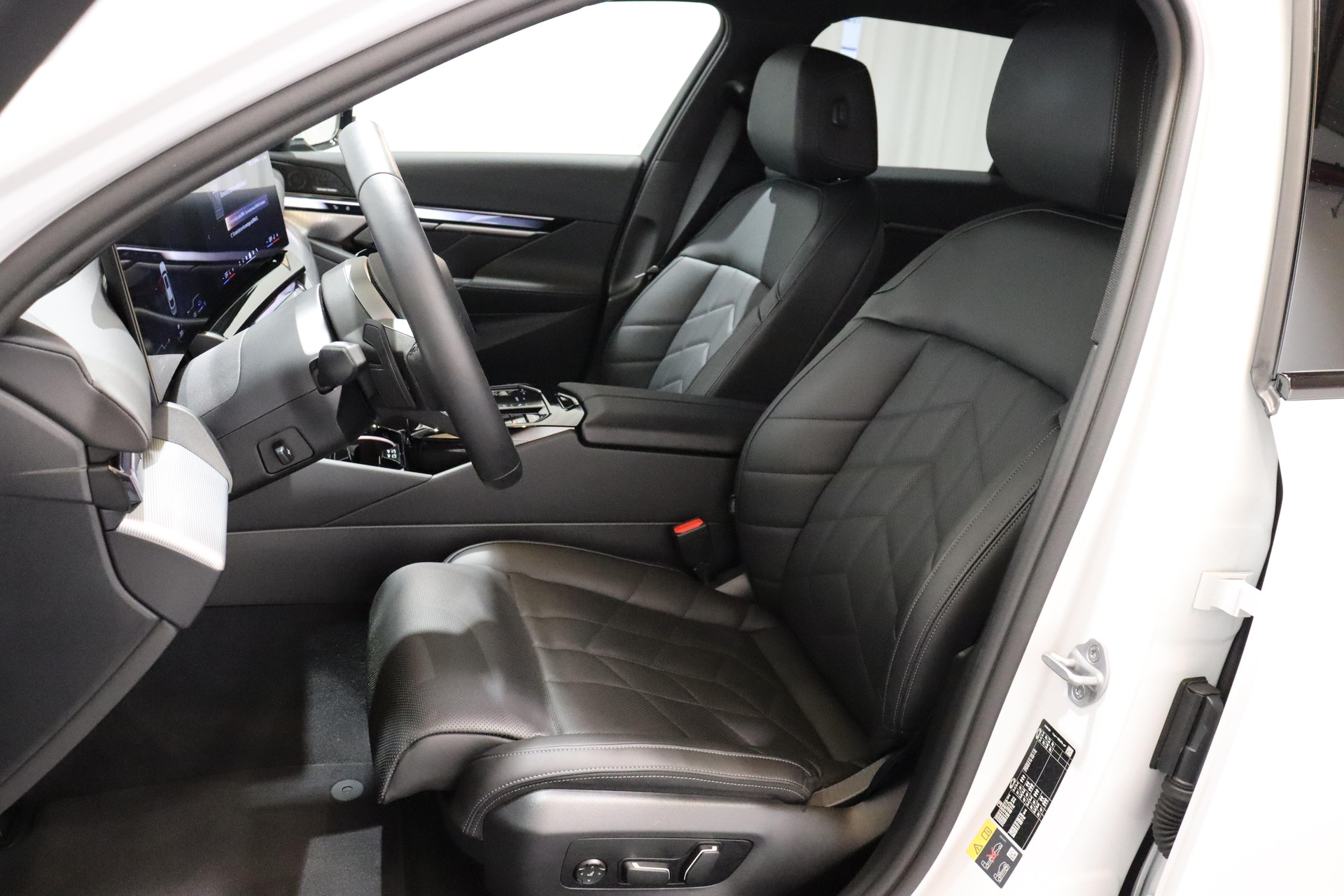 BMW 530e xDrive Touring-image-7
