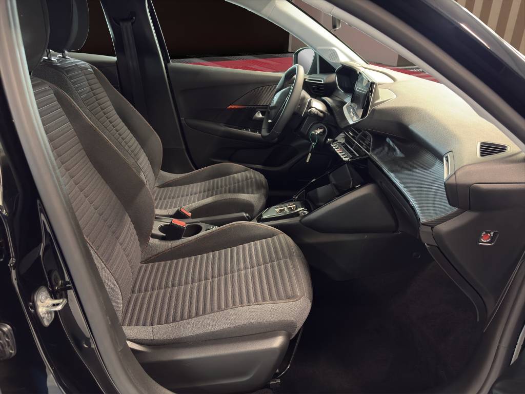 PEUGEOT 208 1.2 PureTech Active Pack EAT8-image-6