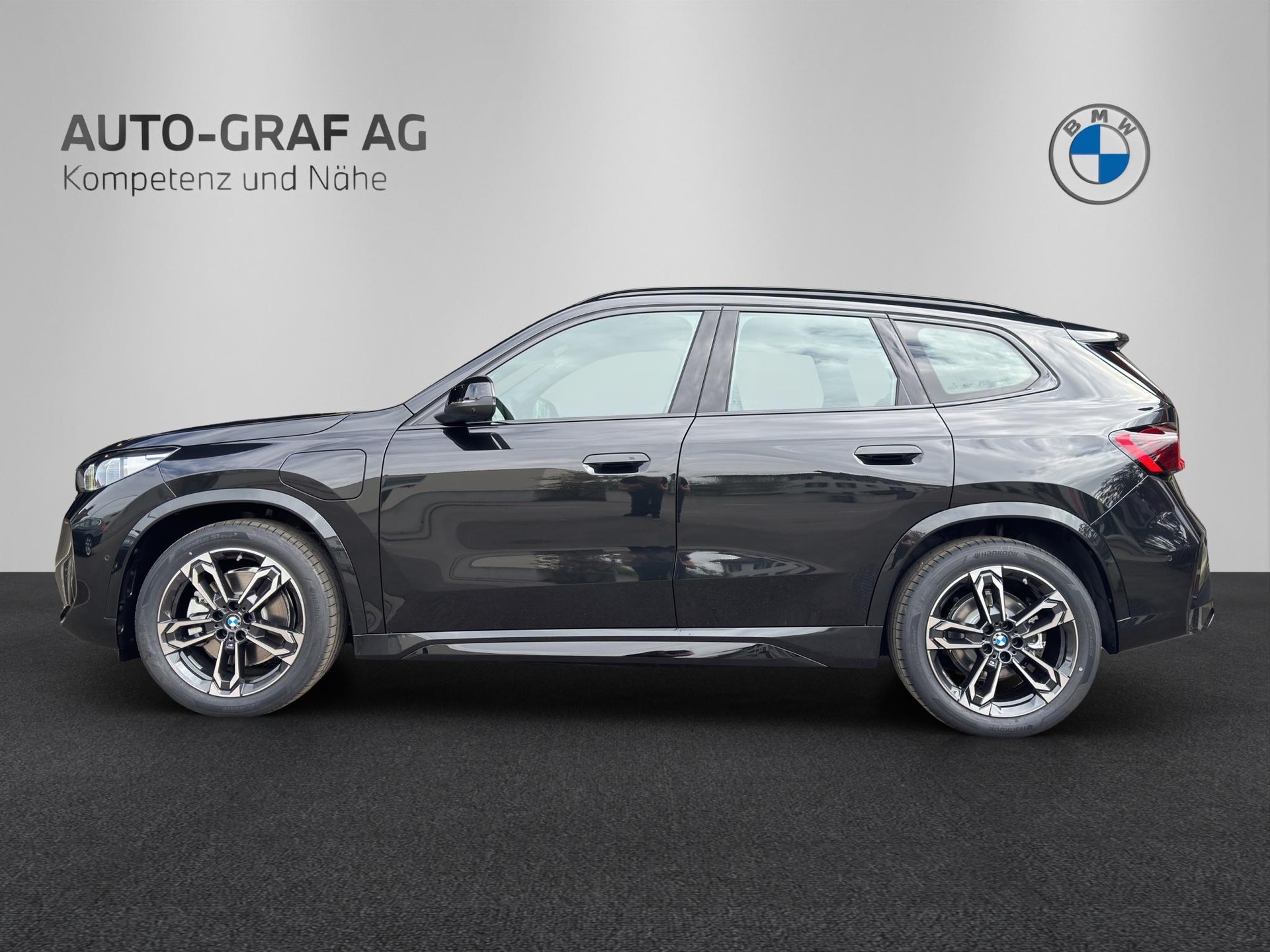 BMW X1 30e xDrive M Sport Edition-image-1