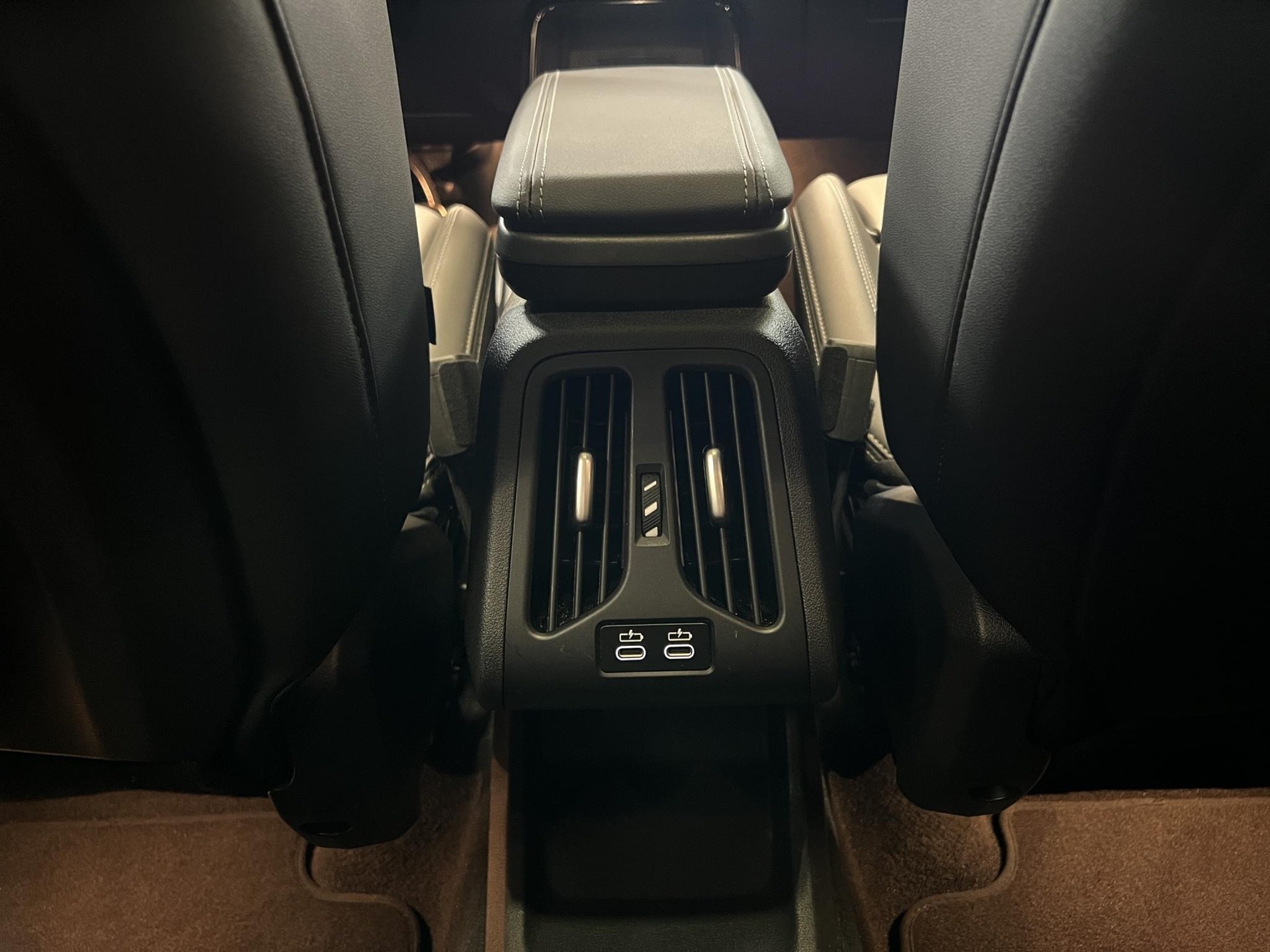 BMW 223d xDrive Active Tourer M Sport-image-10
