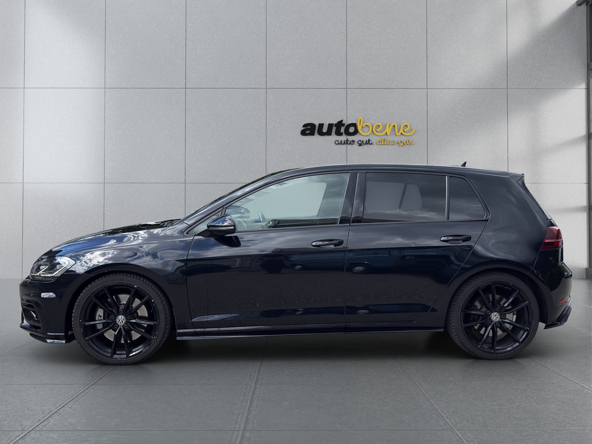 VW Golf 2.0 TSI R 4Motion DSG-image-2
