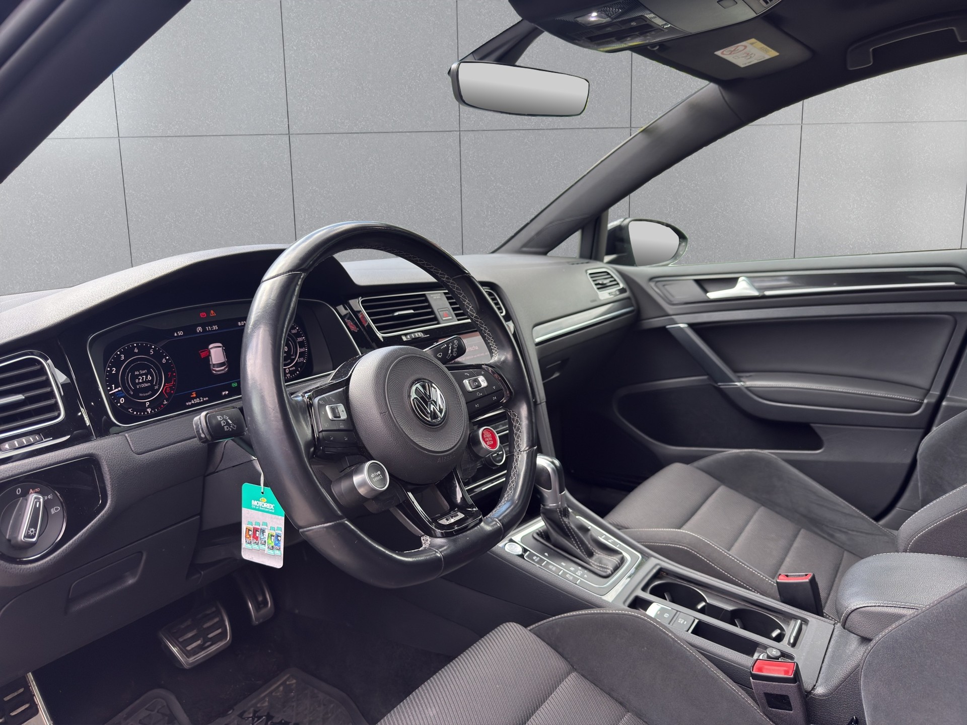 VW Golf 2.0 TSI R 4Motion DSG-image-10