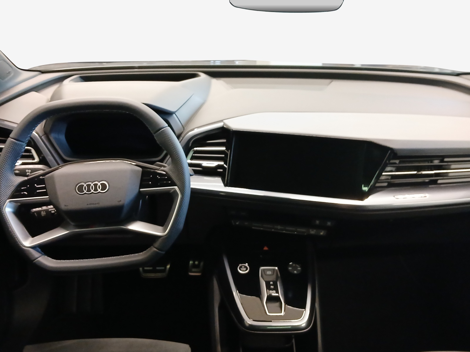 AUDI Q4 e-tron 45 Attraction quattro-image-8