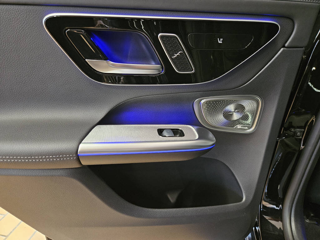 MERCEDES-BENZ GLC 300 4Matic AMG Line-image-13