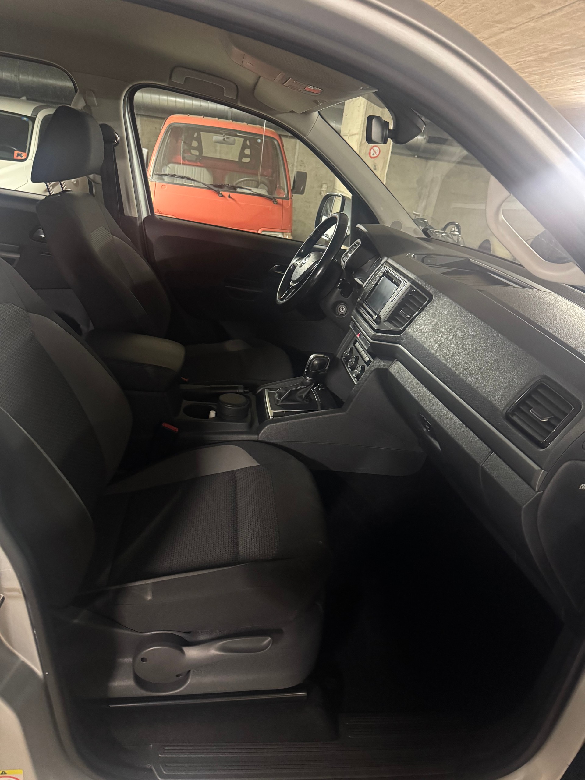VW Amarok 3.0TDI Comfortline 4Motion Automatic-image-11