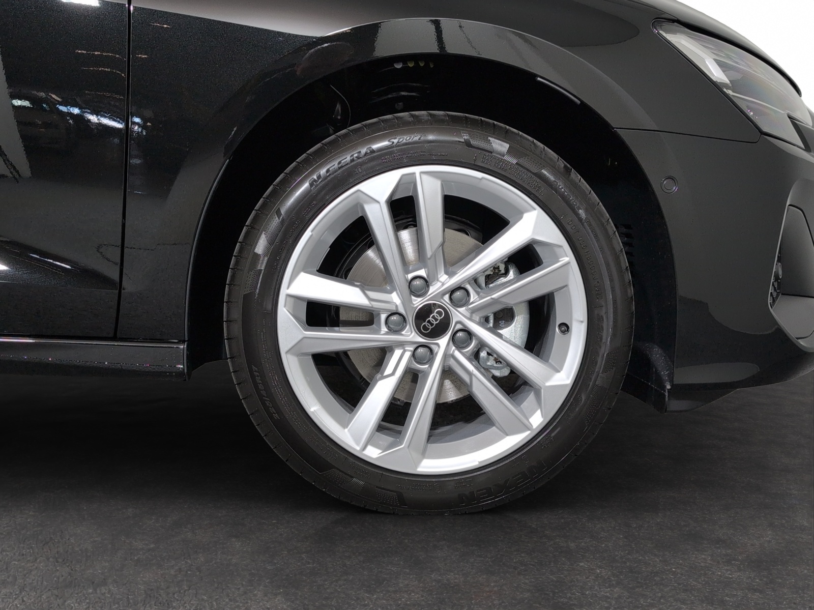 AUDI A3 Sportback TFSI 110 kW Attraction S tronic-image-4
