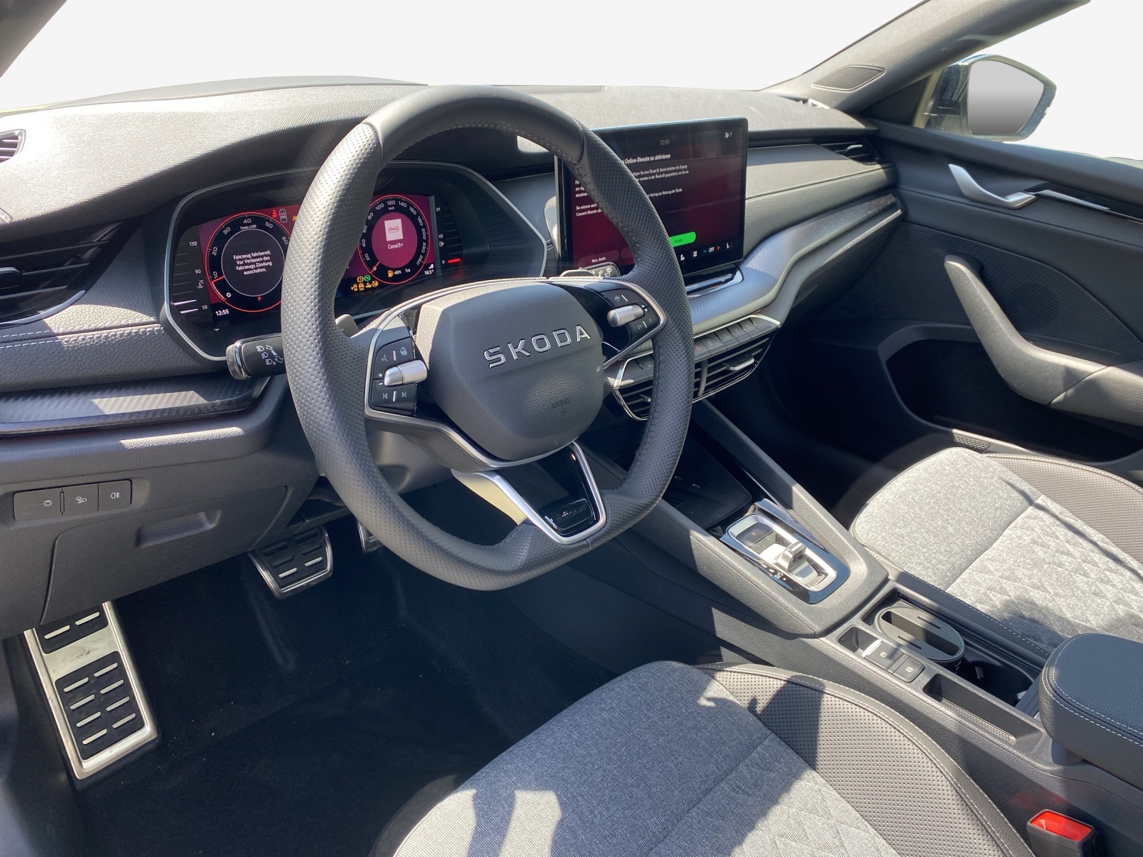 SKODA Octavia Combi 2.0 TSI DSG Dynamic 4x4-image-14