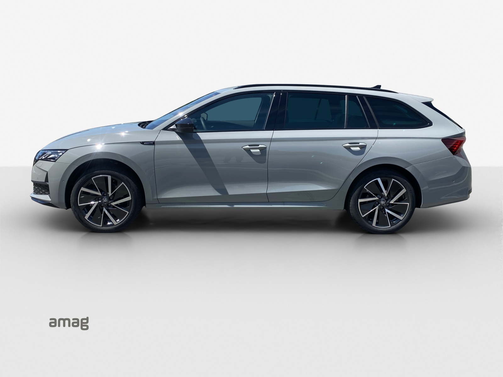 SKODA Octavia Combi 2.0 TSI DSG Dynamic 4x4-image-1