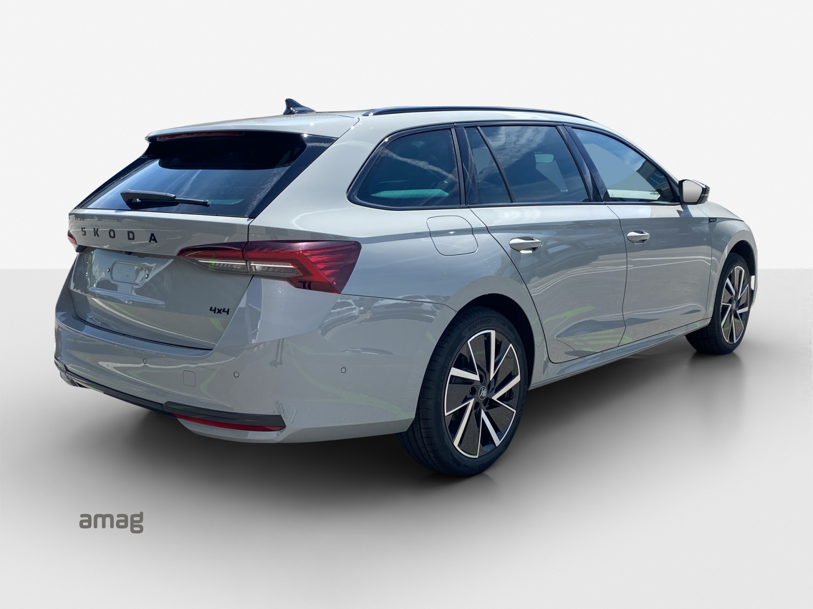 SKODA Octavia Combi 2.0 TSI DSG Dynamic 4x4-image-4