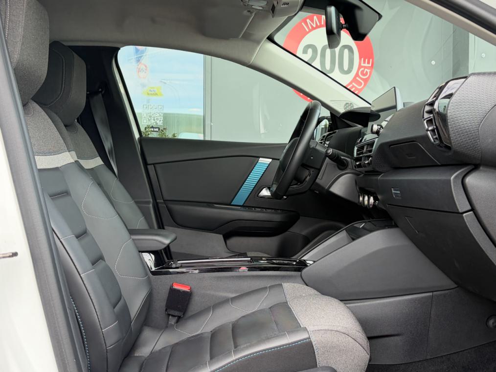 CITROEN C4 Electric Shine-image-7