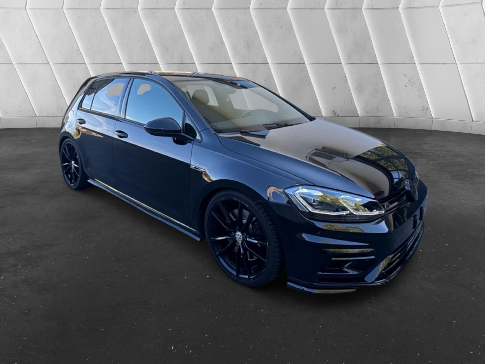 VW Golf 2.0 TSI R 4Motion DSG-image-1