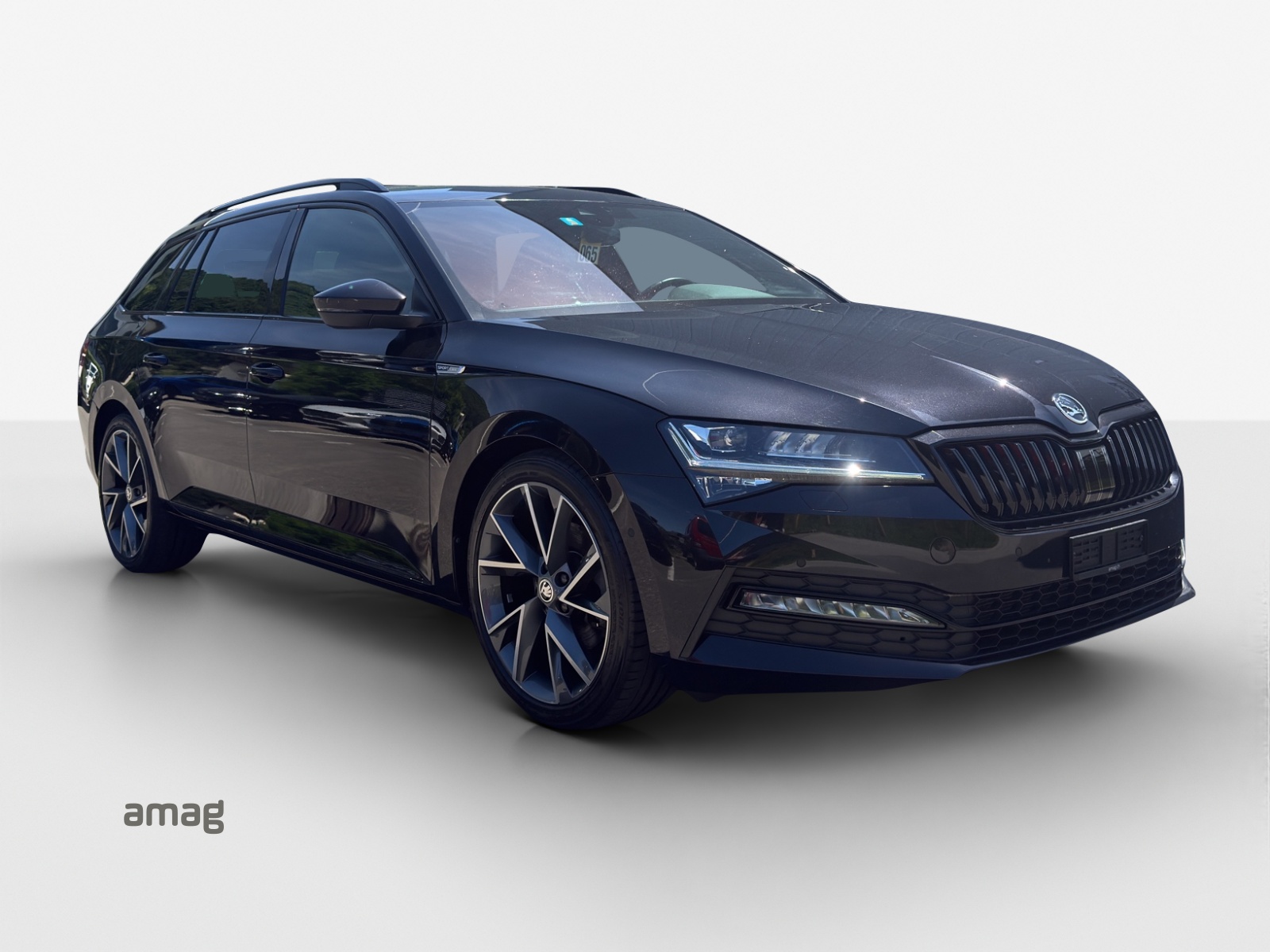 SKODA Superb Combi 2.0 TDi SportLine 4x4 DSG-image-5