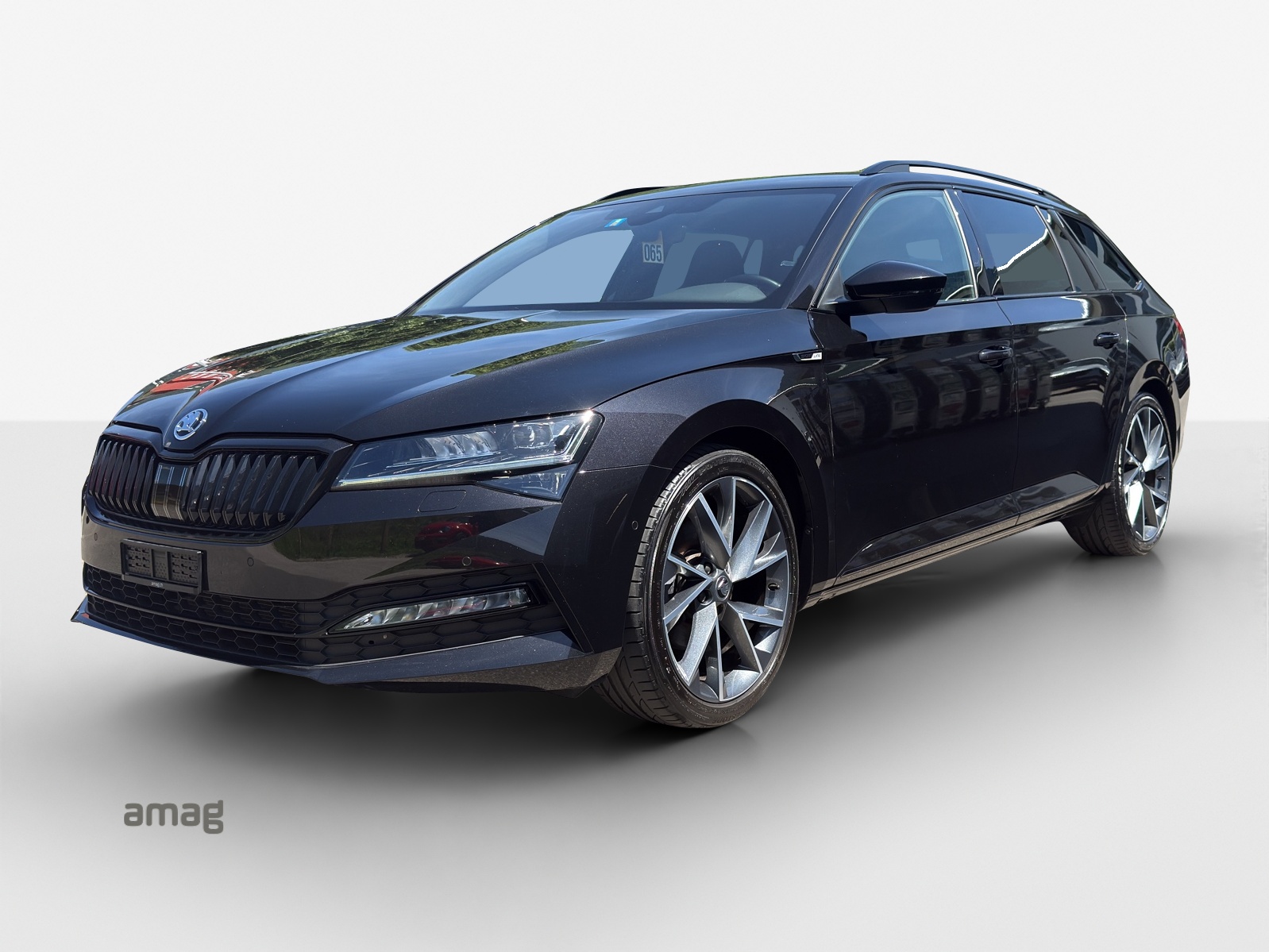 SKODA Superb Combi 2.0 TDi SportLine 4x4 DSG-image-0