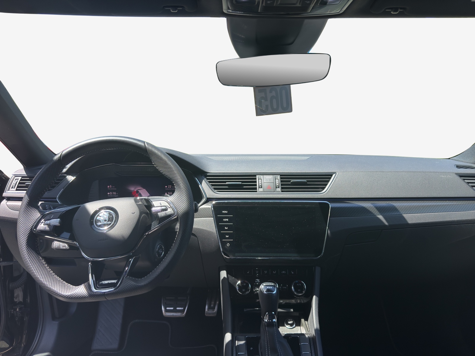 SKODA Superb Combi 2.0 TDi SportLine 4x4 DSG-image-9