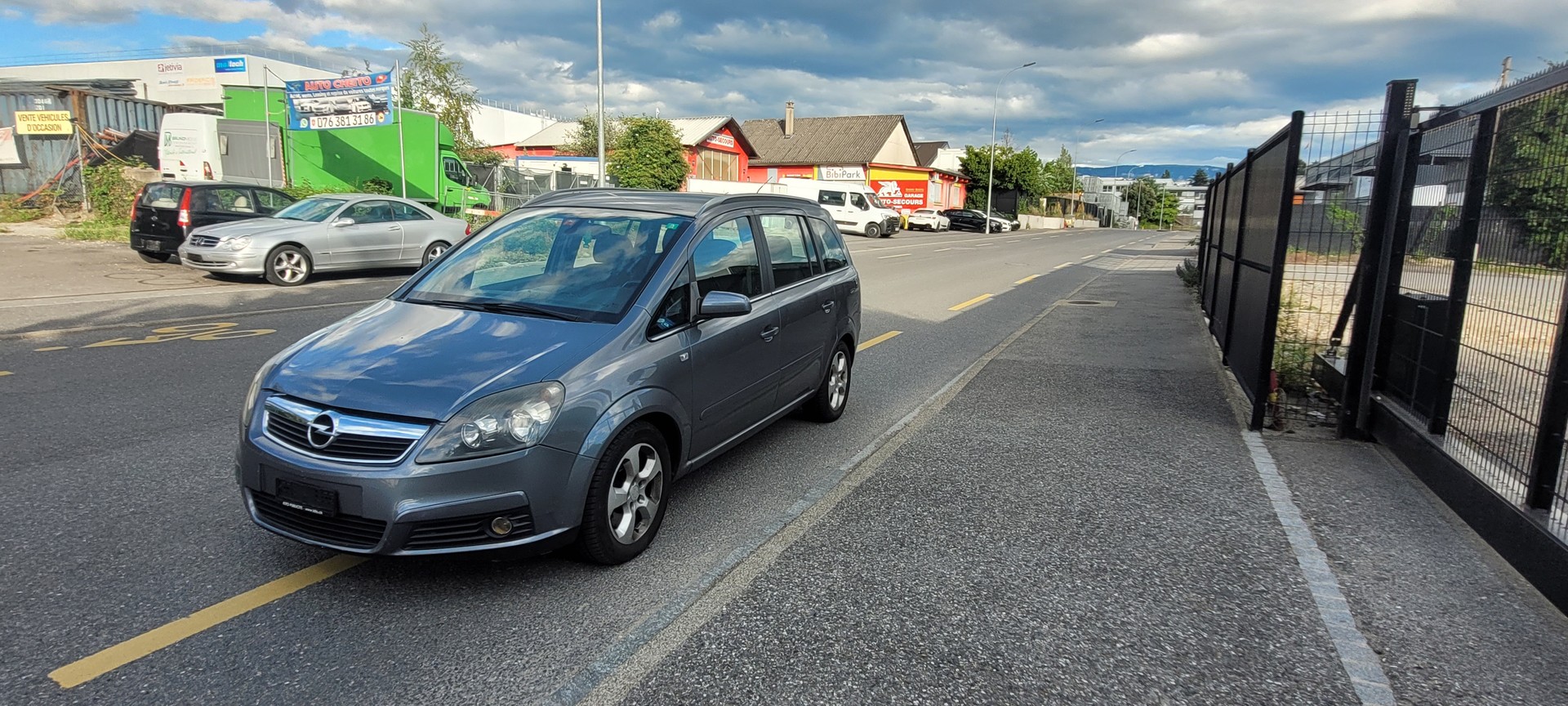 OPEL Zafira 1.9 CDTI Enjoy Automatic-image-0