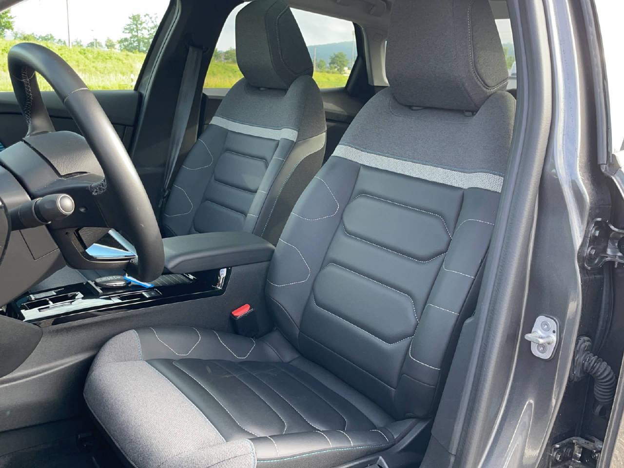 CITROEN e-C4 X Shine-image-4