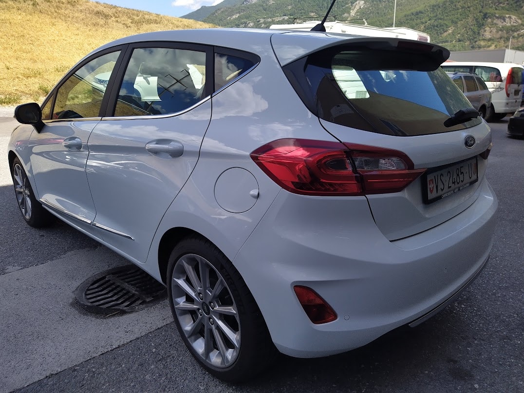 FORD 1.0 EcoB Vignale-image-0