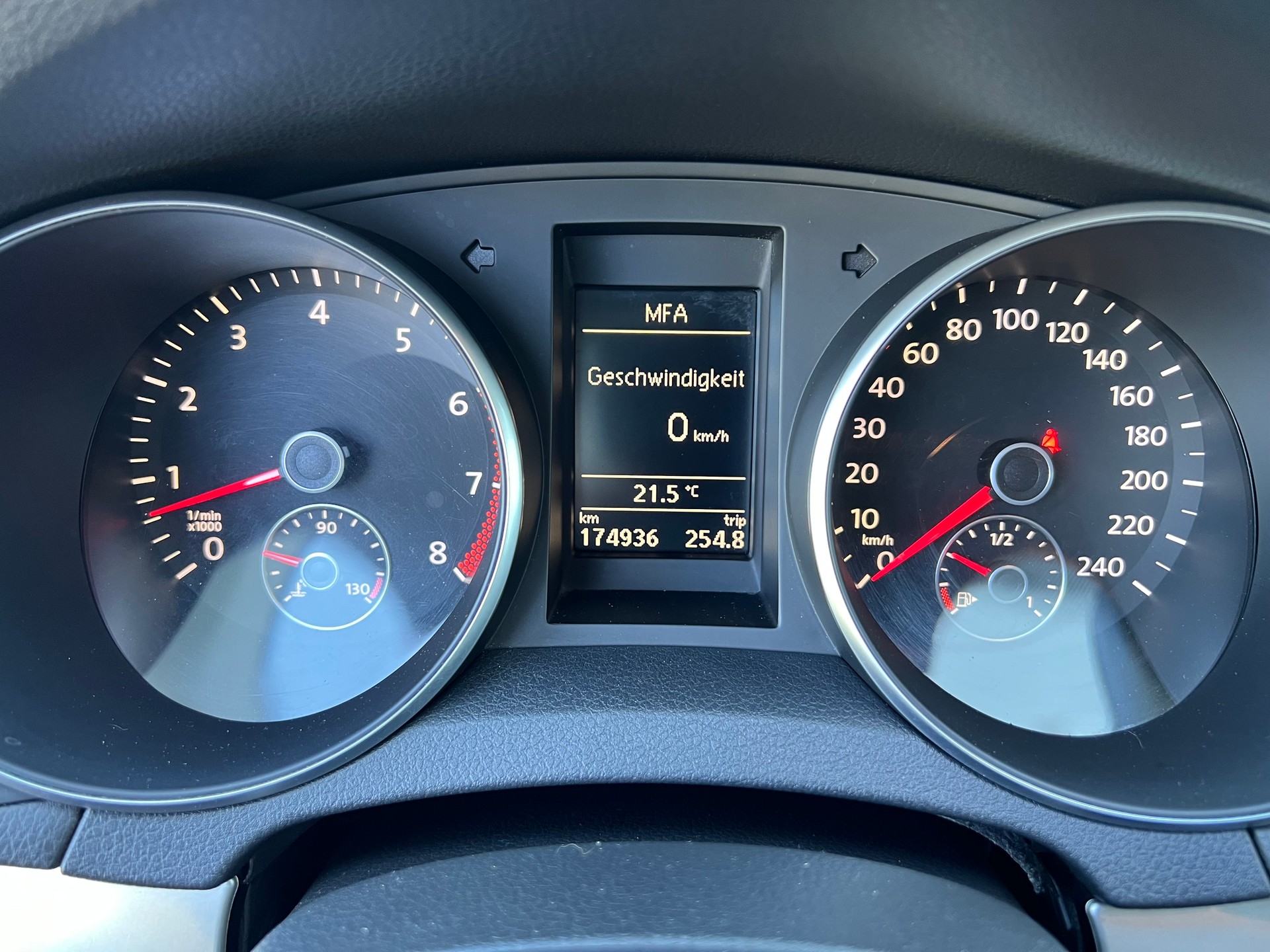 VW Golf 1.4 TSI Highline-image-10
