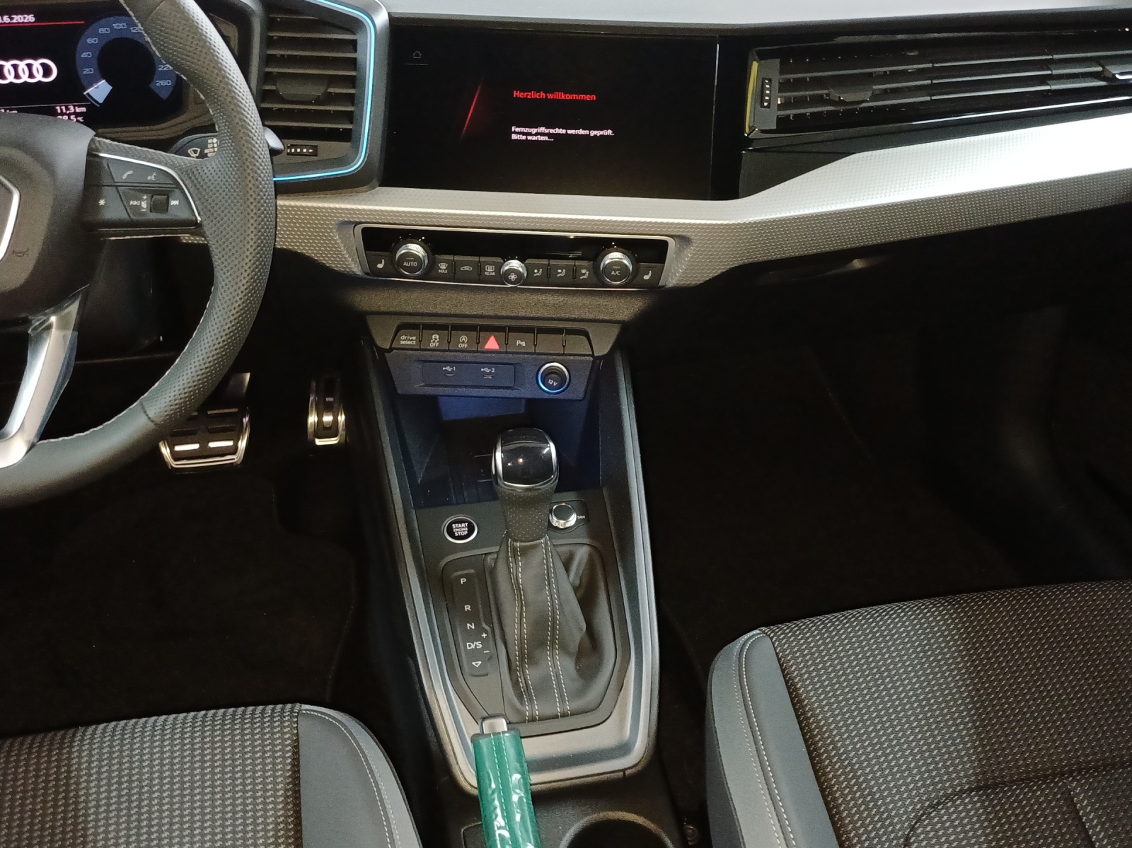 AUDI A1 Sportback 40 TFSI S Line S-tronic-image-10