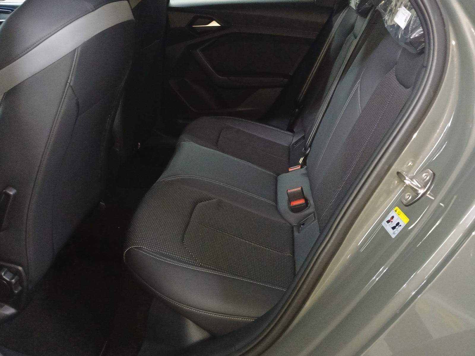 AUDI A1 Sportback 40 TFSI S Line S-tronic-image-11