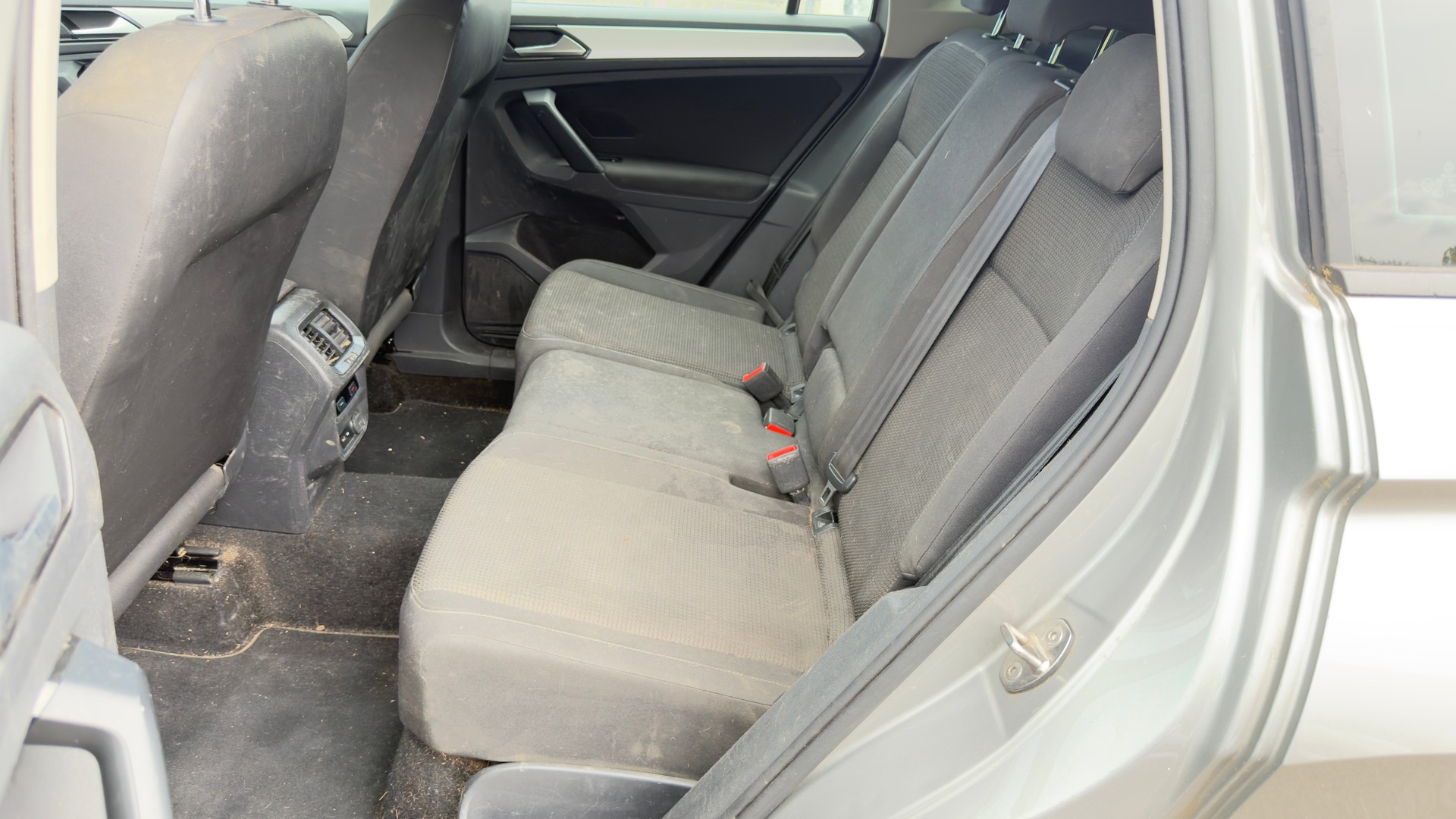 VW Tiguan 2.0 TDI SCR Comfortline 4Motion-image-9