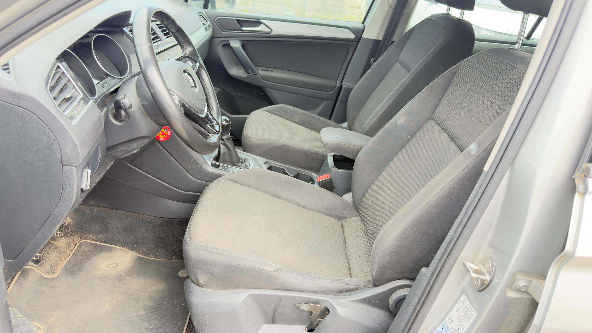 VW Tiguan 2.0 TDI SCR Comfortline 4Motion-image-8