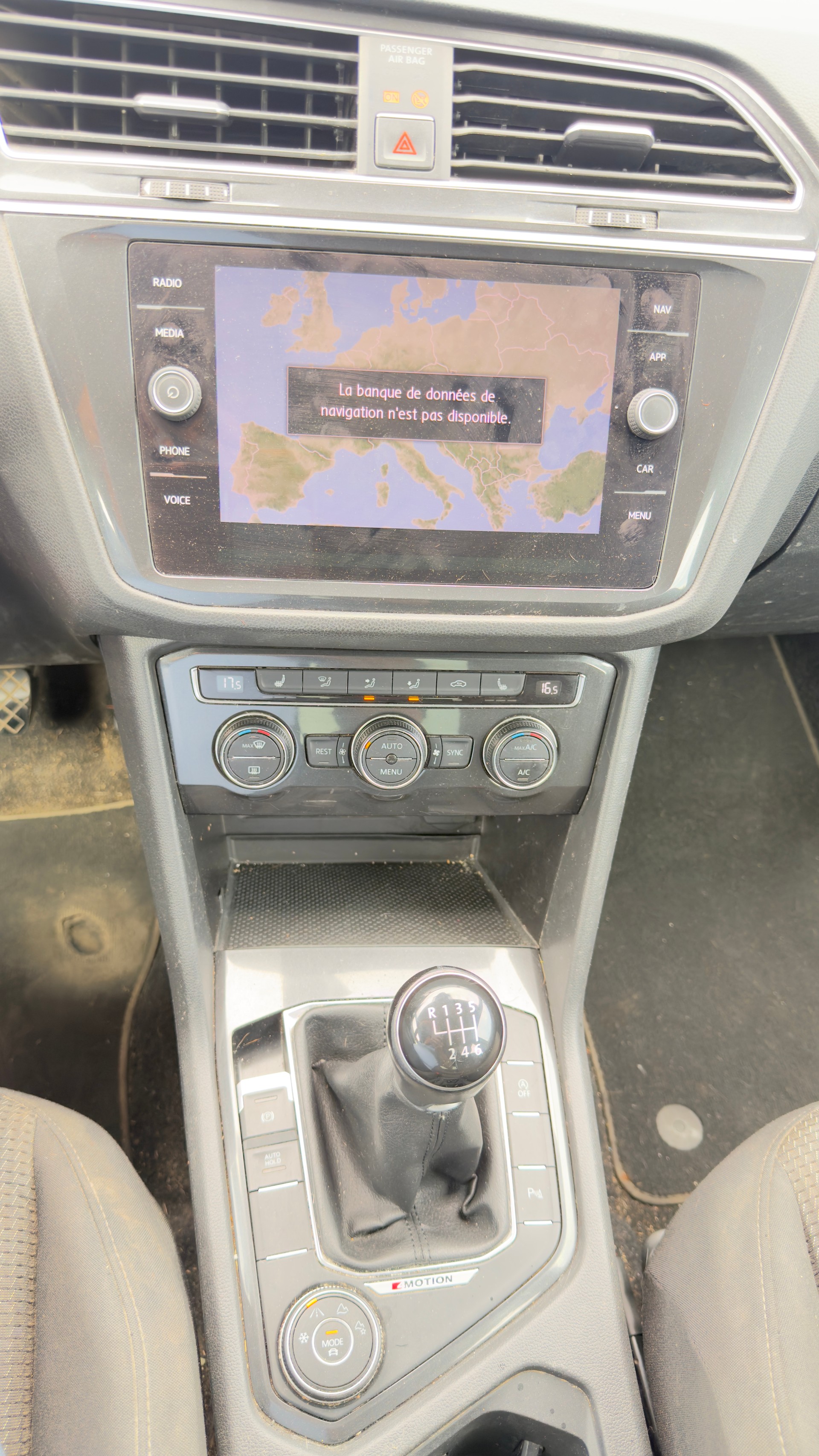 VW Tiguan 2.0 TDI SCR Comfortline 4Motion-image-7