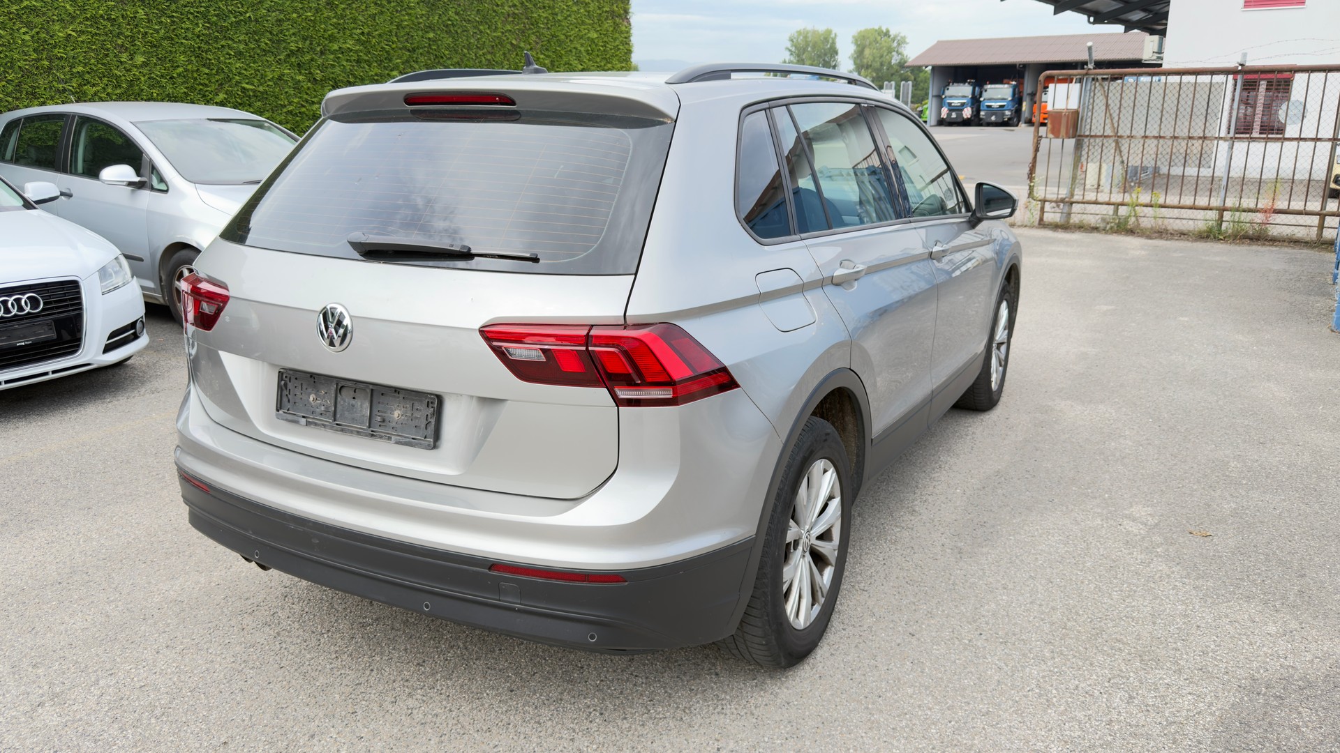 VW Tiguan 2.0 TDI SCR Comfortline 4Motion-image-5
