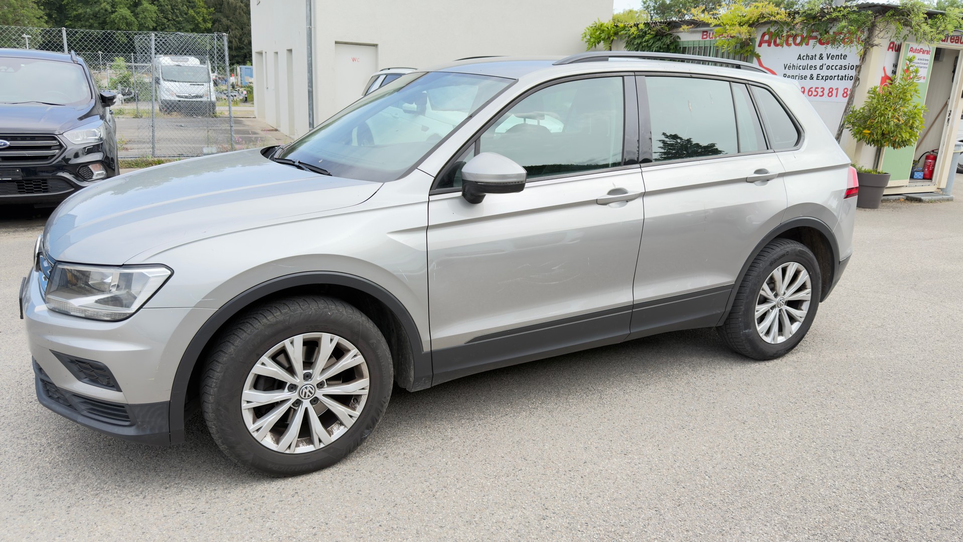 VW Tiguan 2.0 TDI SCR Comfortline 4Motion-image-3