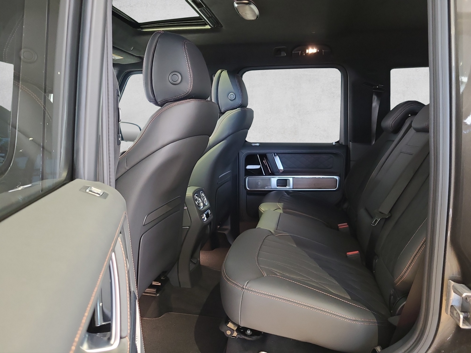 MERCEDES-BENZ G 450d 9G-Tronic-image-10