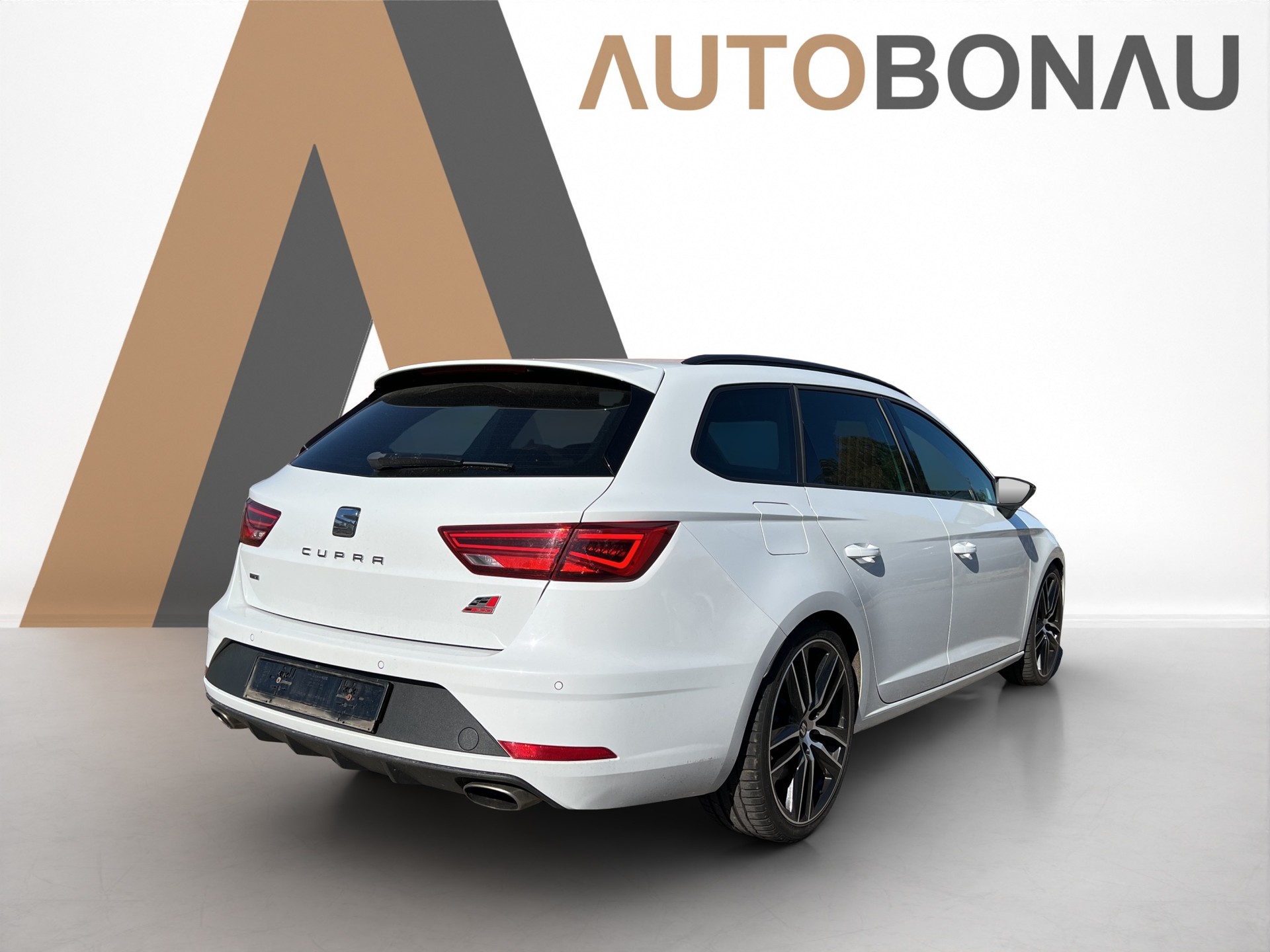 SEAT Leon ST 2.0 TSI 300 Cupra 4Drive DSG Schiebedach-image-4