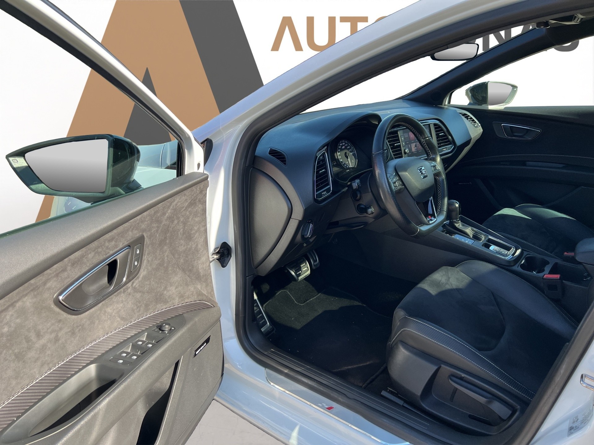 SEAT Leon ST 2.0 TSI 300 Cupra 4Drive DSG Schiebedach-image-9