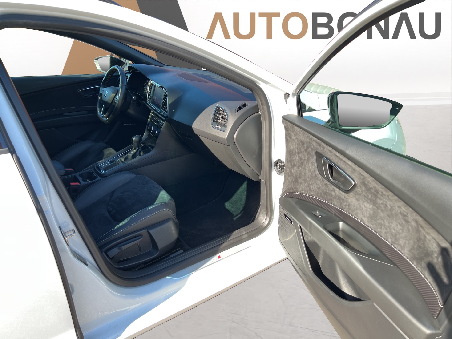 SEAT Leon ST 2.0 TSI 300 Cupra 4Drive DSG Schiebedach-image-13
