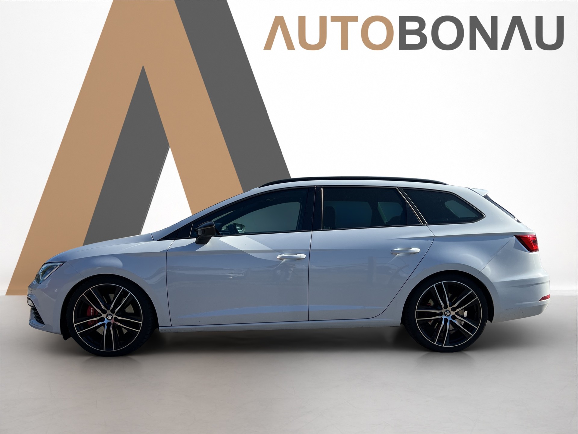 SEAT Leon ST 2.0 TSI 300 Cupra 4Drive DSG Schiebedach-showroom-element-1