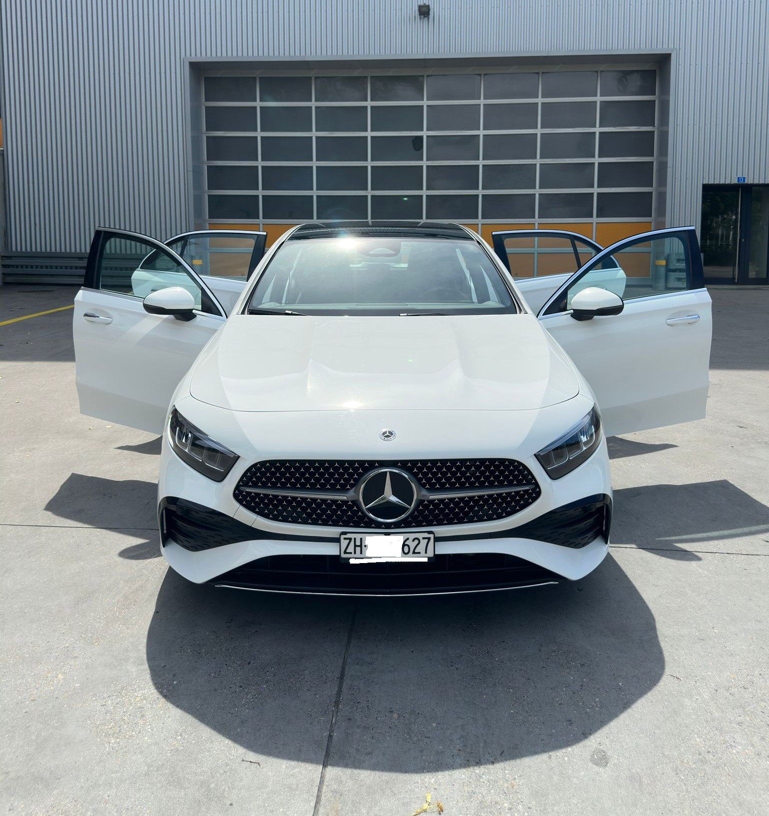 MERCEDES-BENZ A 180 AMG Line 7G-DCT ¦ Mild-Hybrid Benzin/Elektro ¦ Ambientebeleuchtung-image-1
